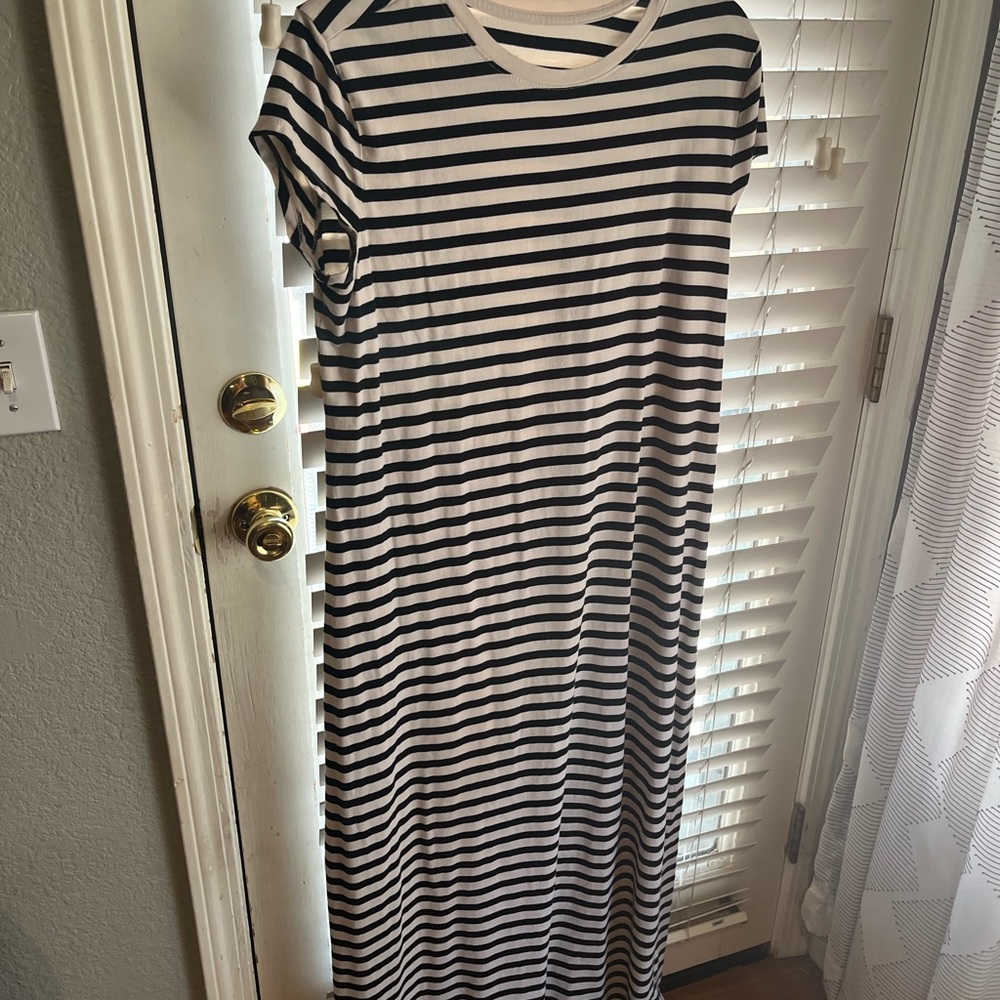 A New Day Black and White Raglan Sleeve Maxi Dress